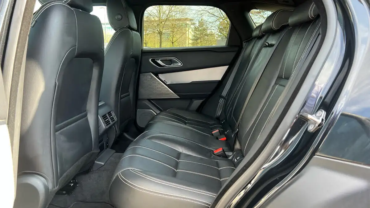 2023-land-rover-range-rover-velar-20-d200-velar-big-3