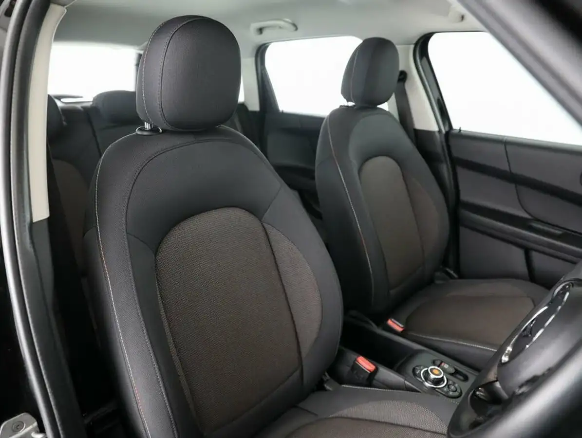 2020-mini-countryman-20td-cooper-d-classic-comfort-auto-big-19