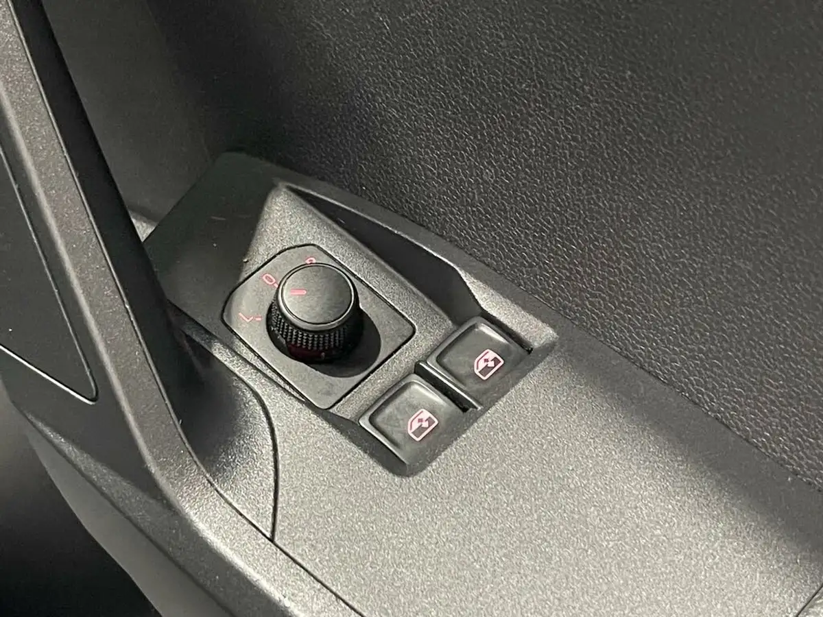 2018-seat-ibiza-10-se-technology-ss-big-39