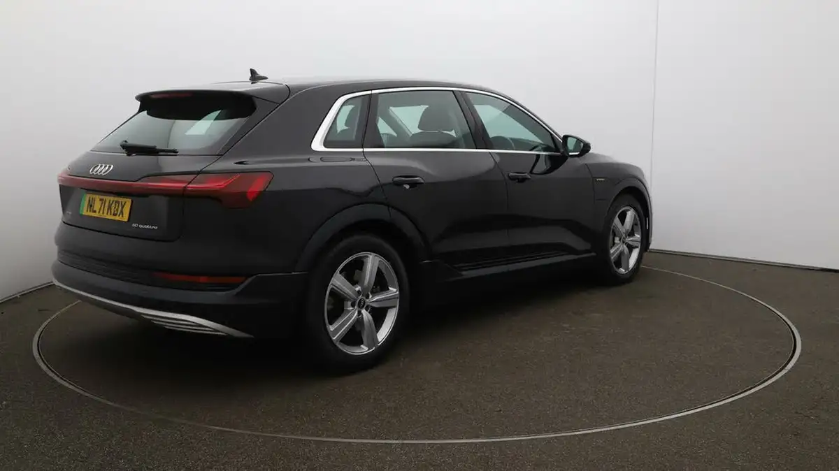 2021-audi-e-tron-50e-technik-station-wagon-big-47