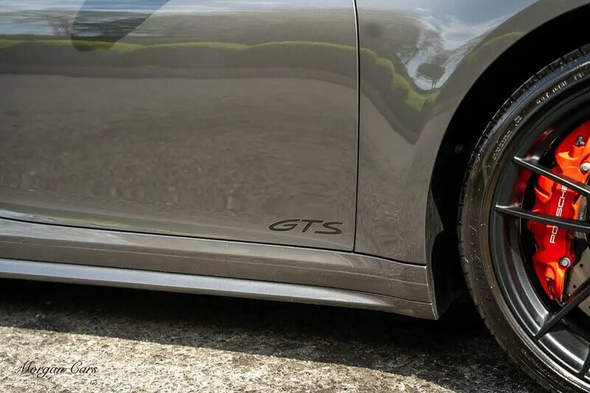 2022-porsche-911-30-targa-4-gts-pdk-big-5