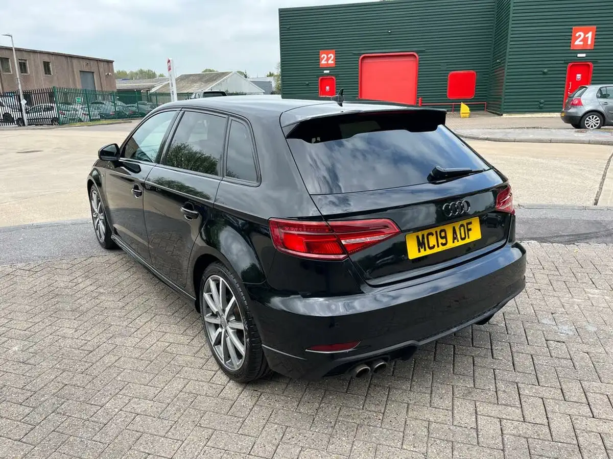 2019-audi-a3-15-35-tfsi-black-edition-cod-ss-sportback-5d-big-3