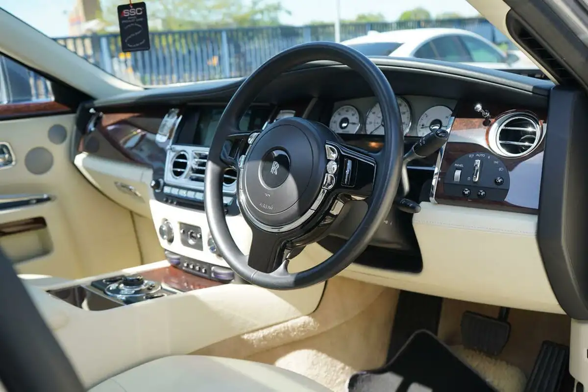 2011-rolls-royce-ghost-66-big-16