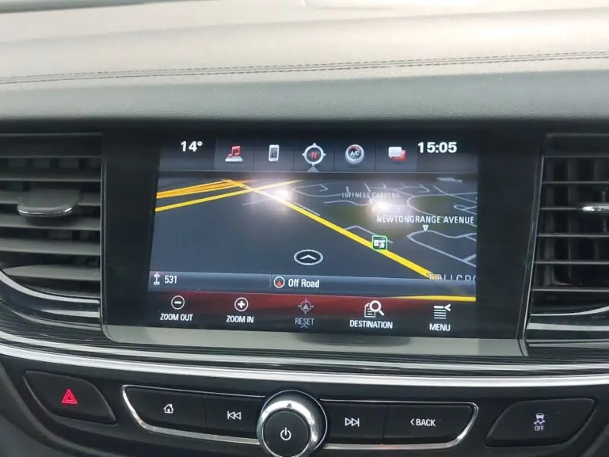 2018-vauxhall-insignia-grand-sport-20td-tech-line-nav-big-18