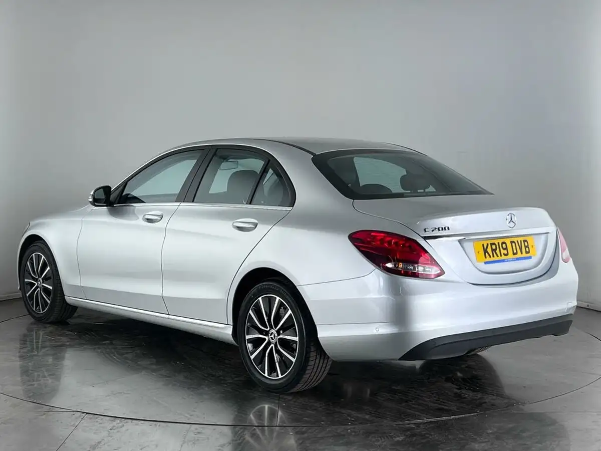 2019-mercedes-benz-c-class-15-c200-se-ss-saloon-4d-big-3