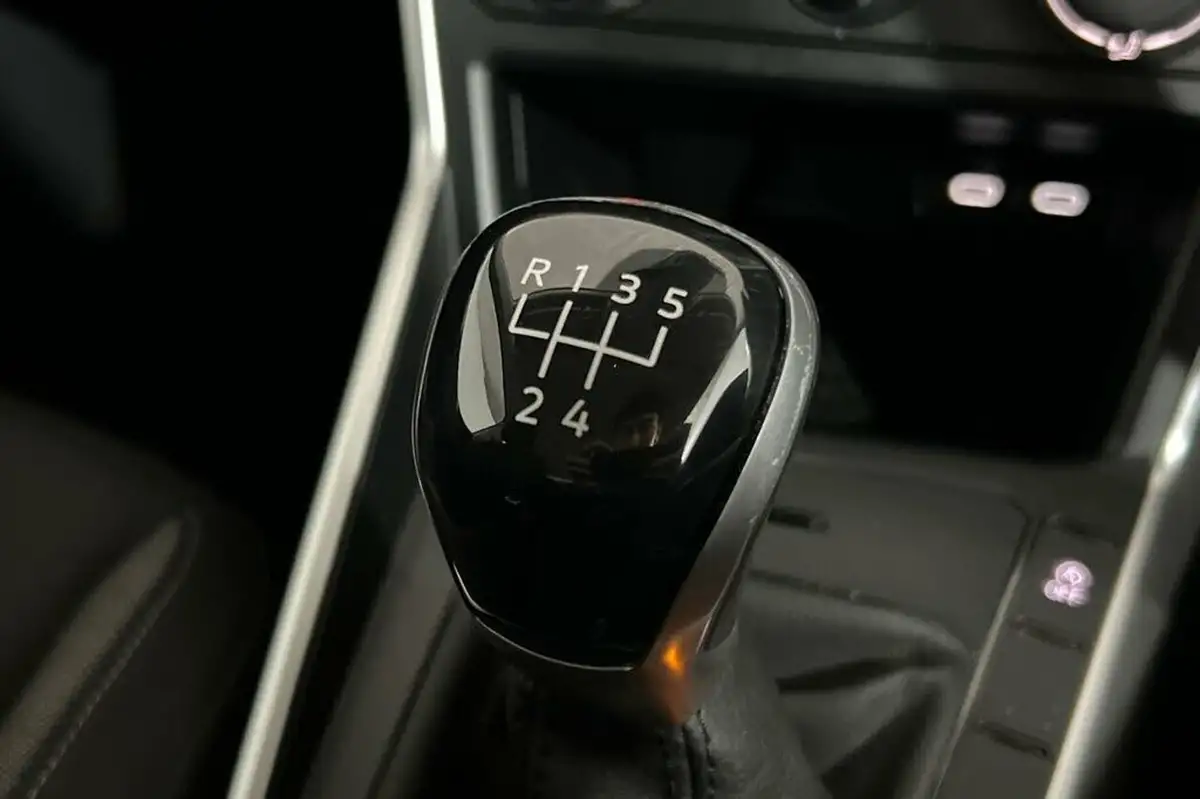 2023-volkswagen-taigo-10-tsi-life-95ps-big-15