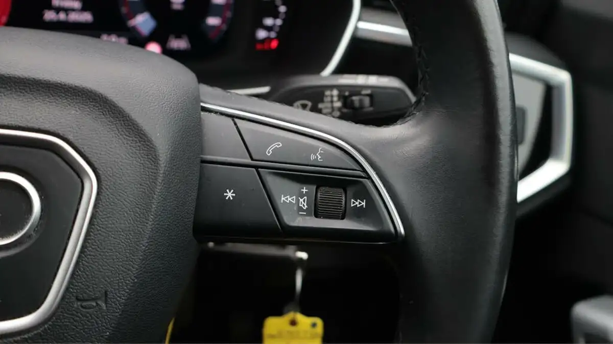 2022-audi-q3-20-35-tdi-technik-big-24