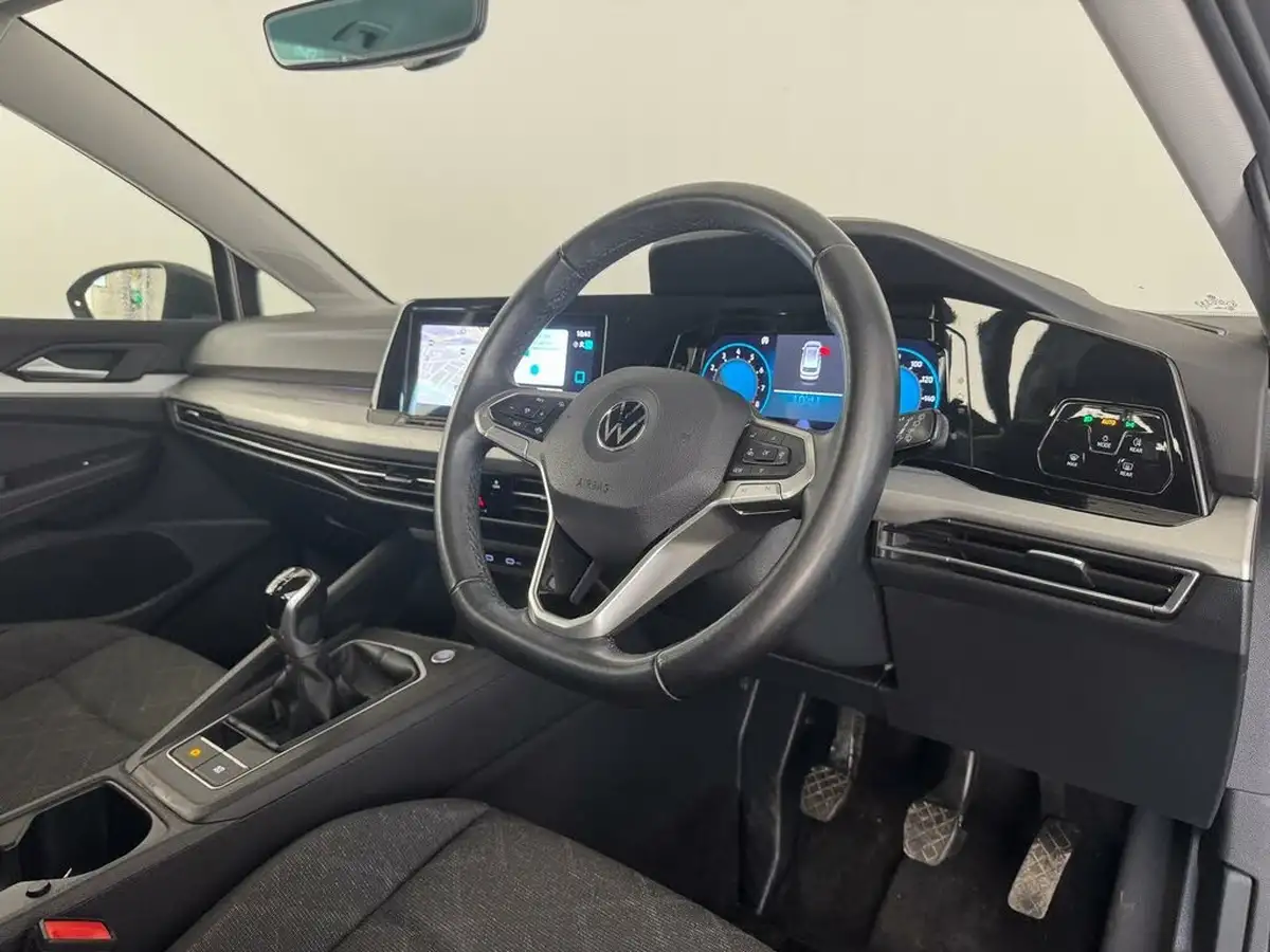 2021-volkswagen-golf-10-tsi-life-estate-big-8