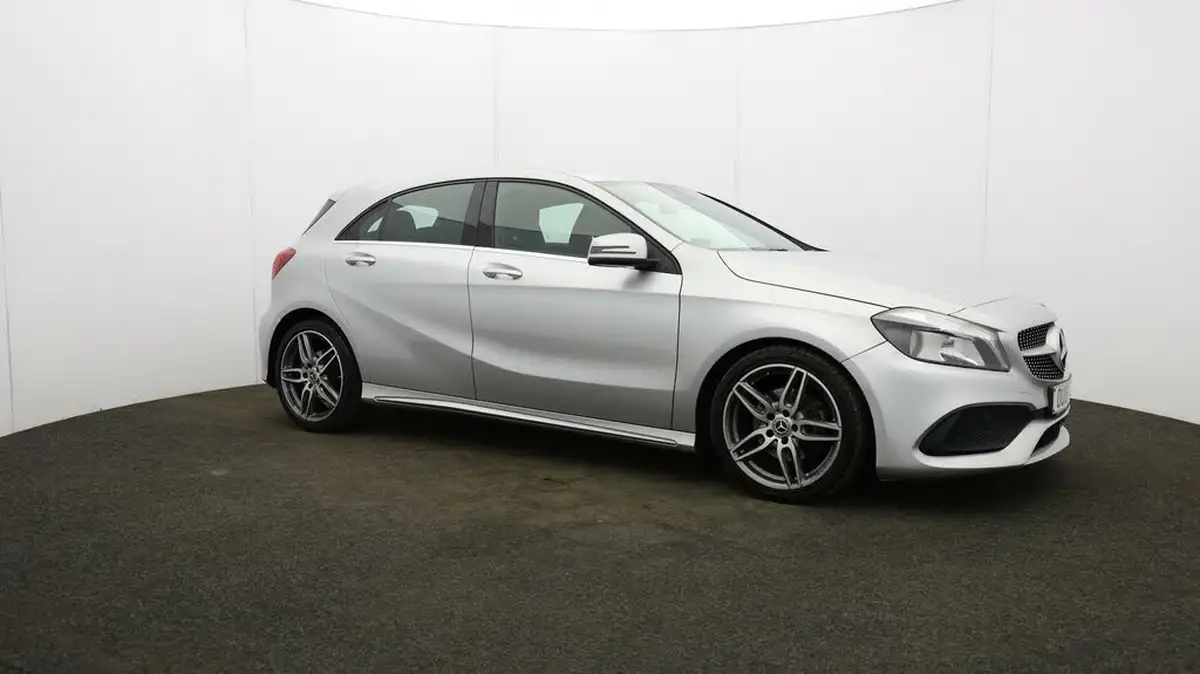 2018-mercedes-benz-a-class-16-a180-amg-line-ss-big-40