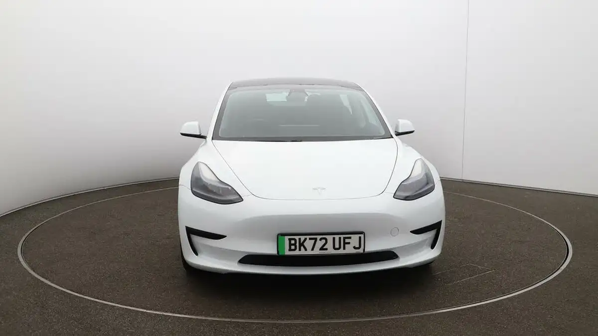 2022-tesla-model-3-e-rwd-big-31