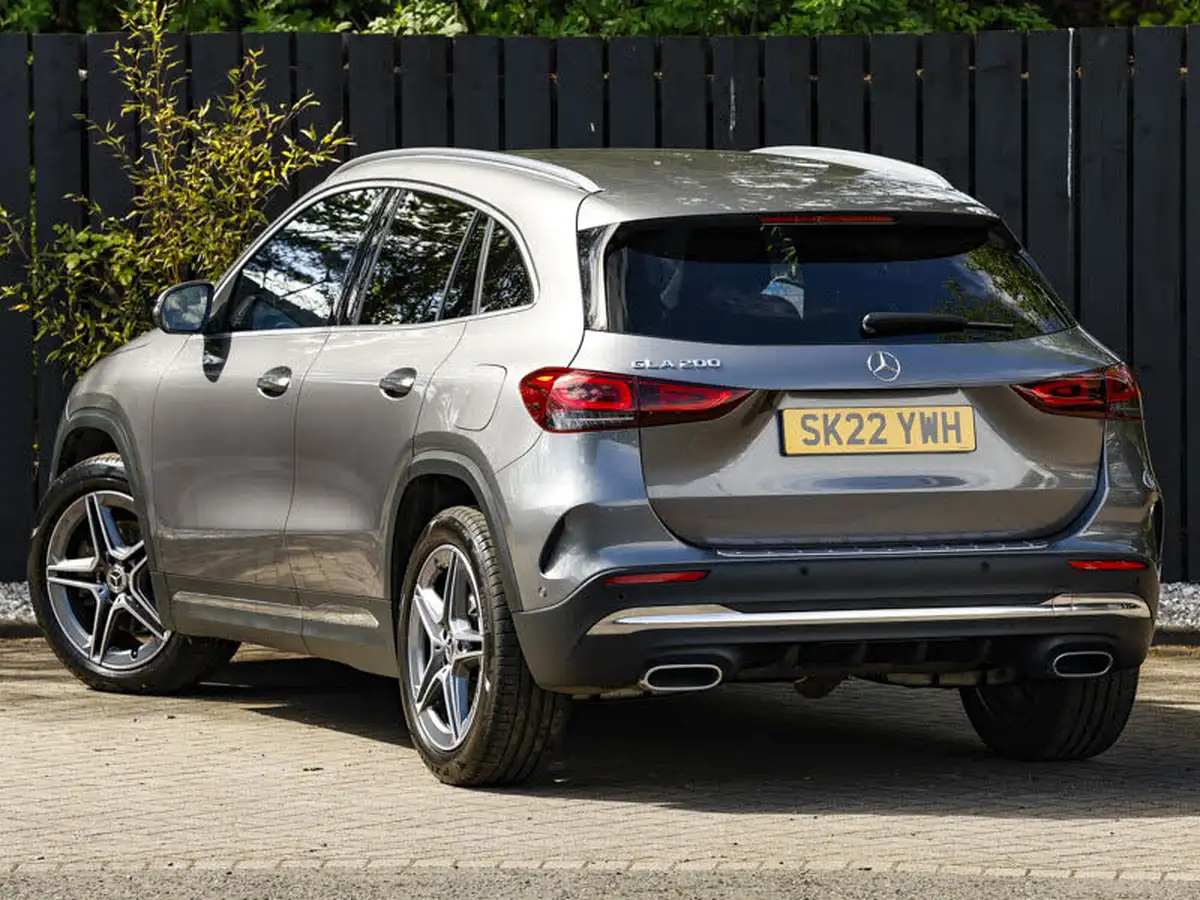 2022-mercedes-benz-gla-class-13-gla-200-amg-line-premium-big-1