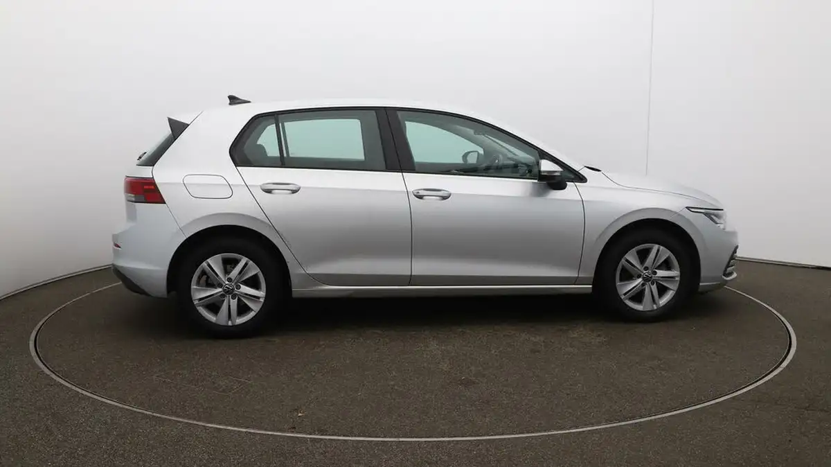 2022-volkswagen-golf-10-tsi-life-hatchback-big-41