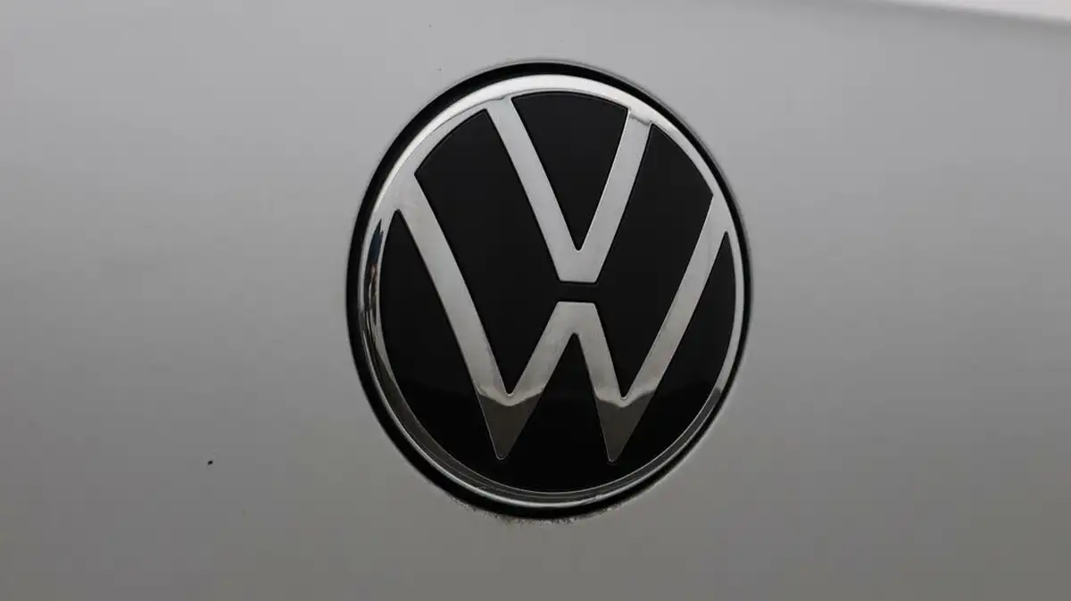 2022-volkswagen-golf-10-tsi-life-hatchback-big-20