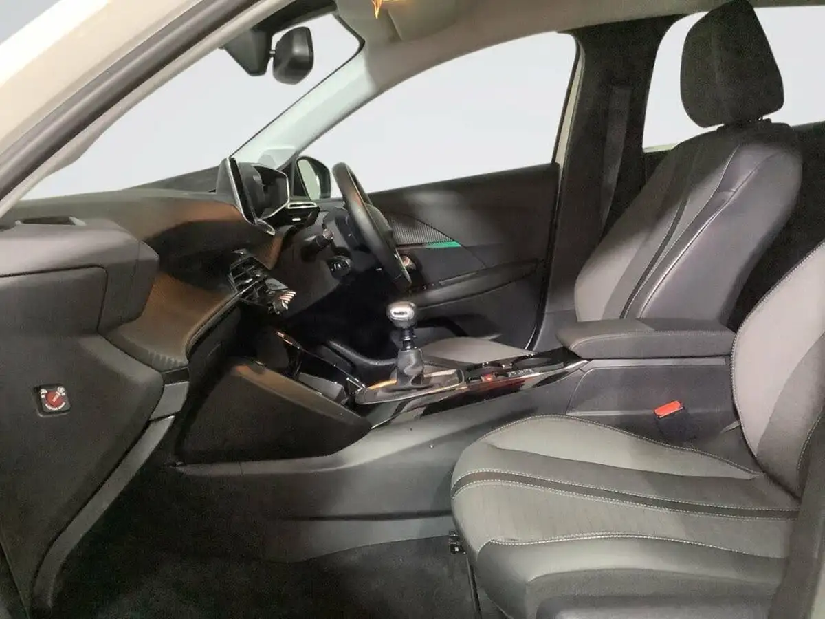 2021-peugeot-208-12-puretech-allure-premium-100bhp-big-11