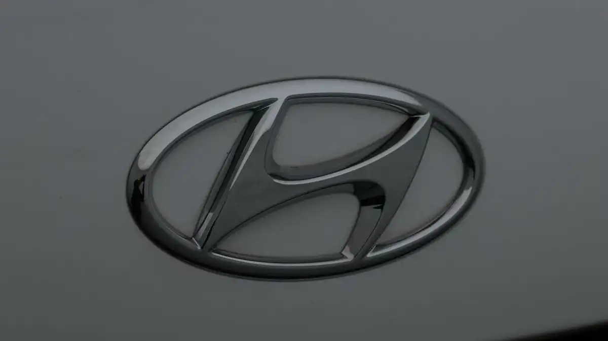 2021-hyundai-kona-16-gdi-premium-hybrid-big-24