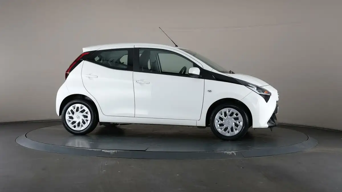 2019-toyota-aygo-10-vvt-i-x-play-big-49