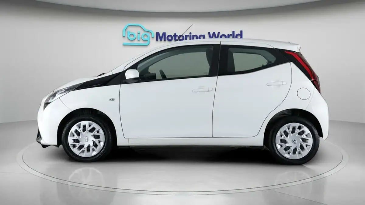 2019-toyota-aygo-10-vvt-i-x-play-big-4