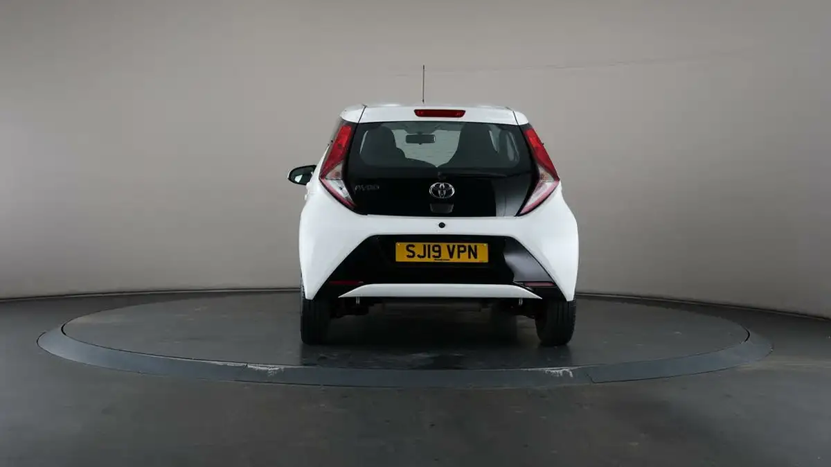 2019-toyota-aygo-10-vvt-i-x-play-big-25