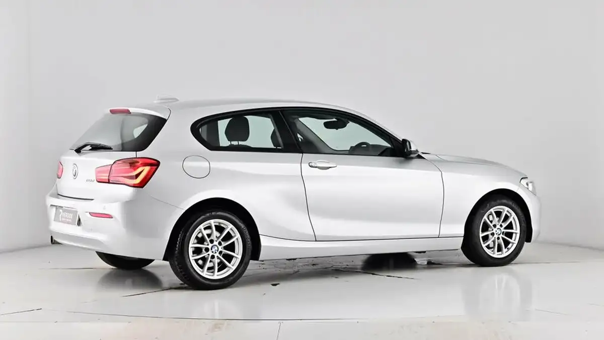 2017-bmw-1-series-20td-118d-se-3d-big-71