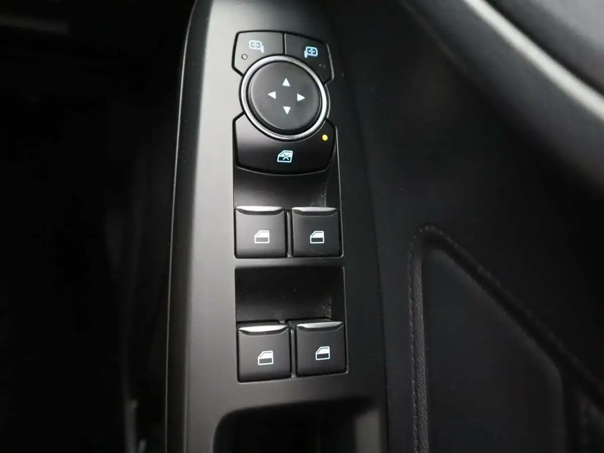 2020-ford-focus-15-active-hatchback-auto-big-28