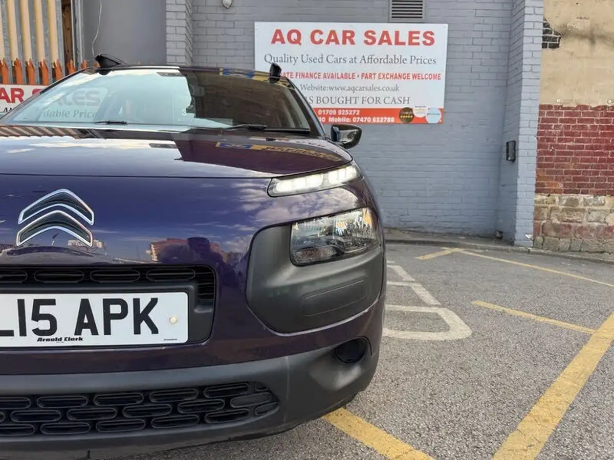 2015-citroen-c4-cactus-16bluehdi-feel-big-9