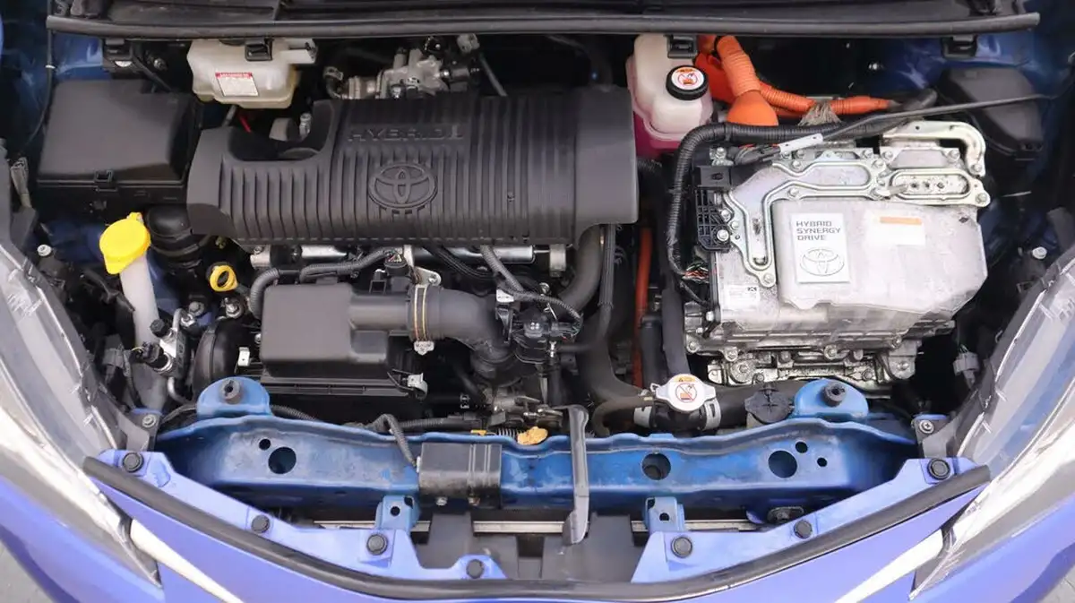 2020-toyota-yaris-15-vvt-i-icon-tech-98bhp-hybrid-1497cc-e-cvt-big-18