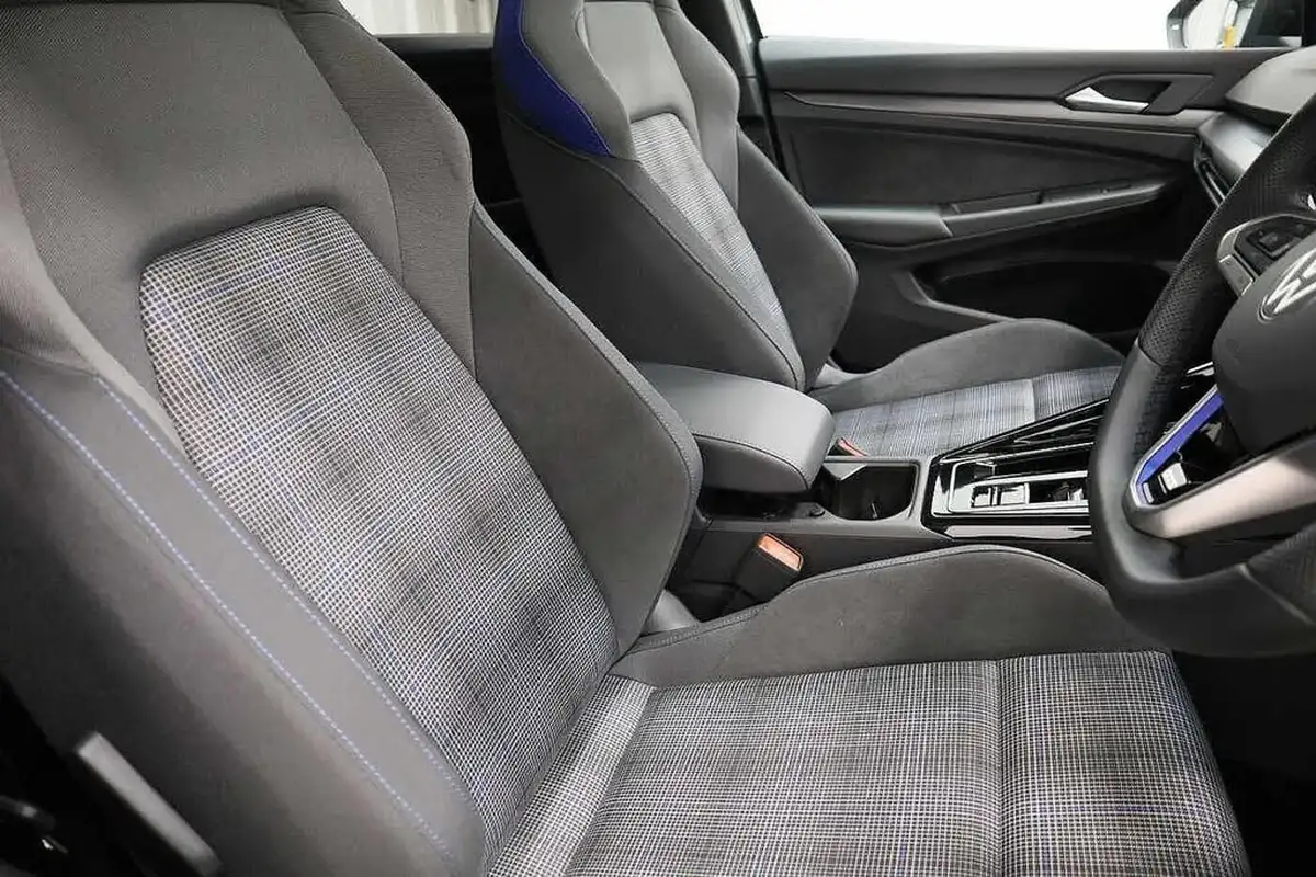 2024-volkswagen-golf-15-tsi-gte-big-10