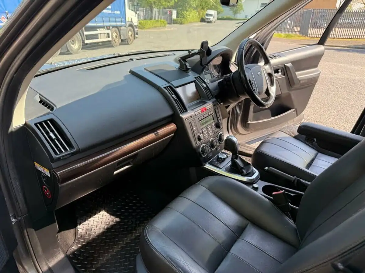 2010-land-rover-freelander-2-22sd4-hse-big-13