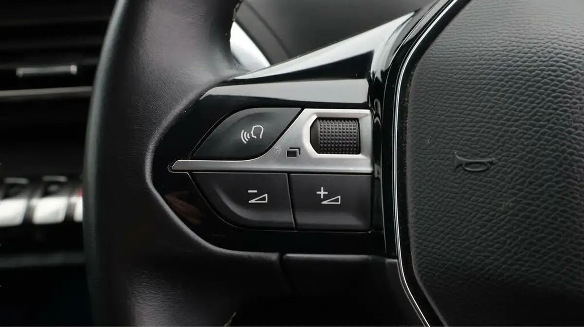 2021-peugeot-3008-suv-15-bluehdi-allure-premium-big-25