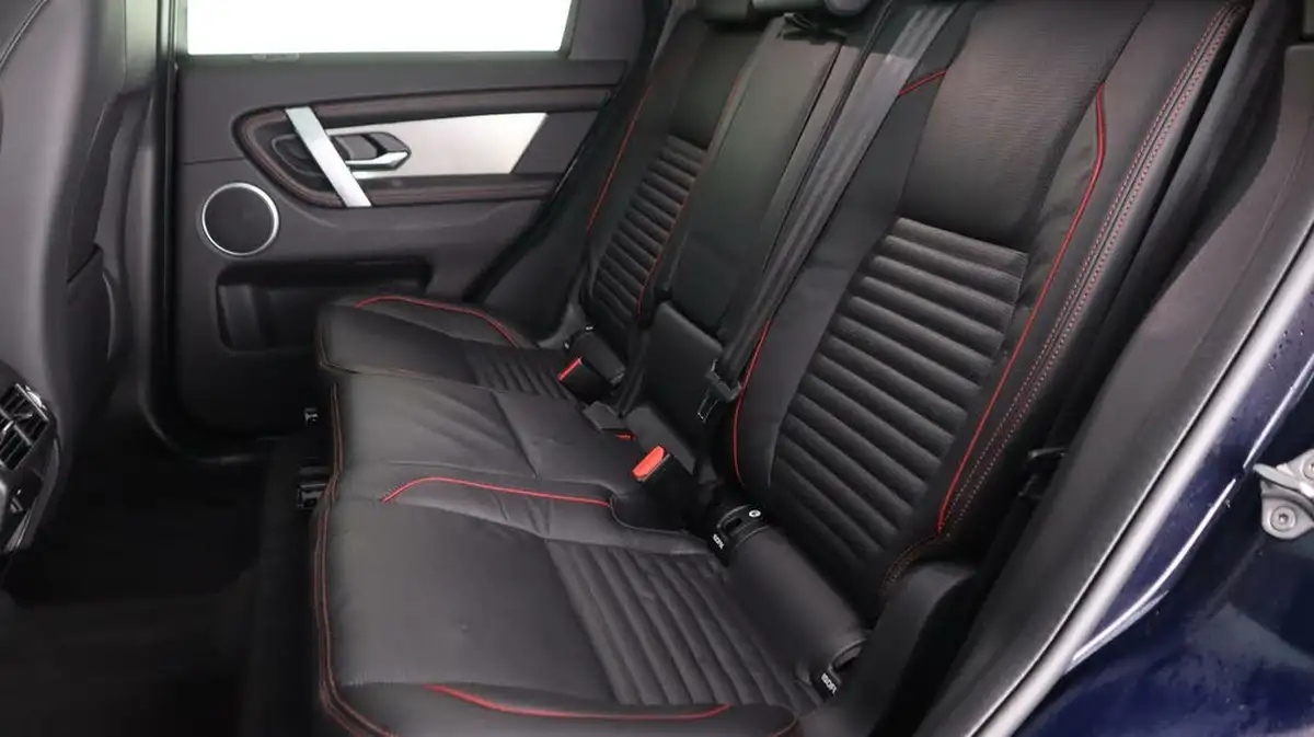 2021-land-rover-discovery-sport-15-p300e-r-dynamic-se-big-14
