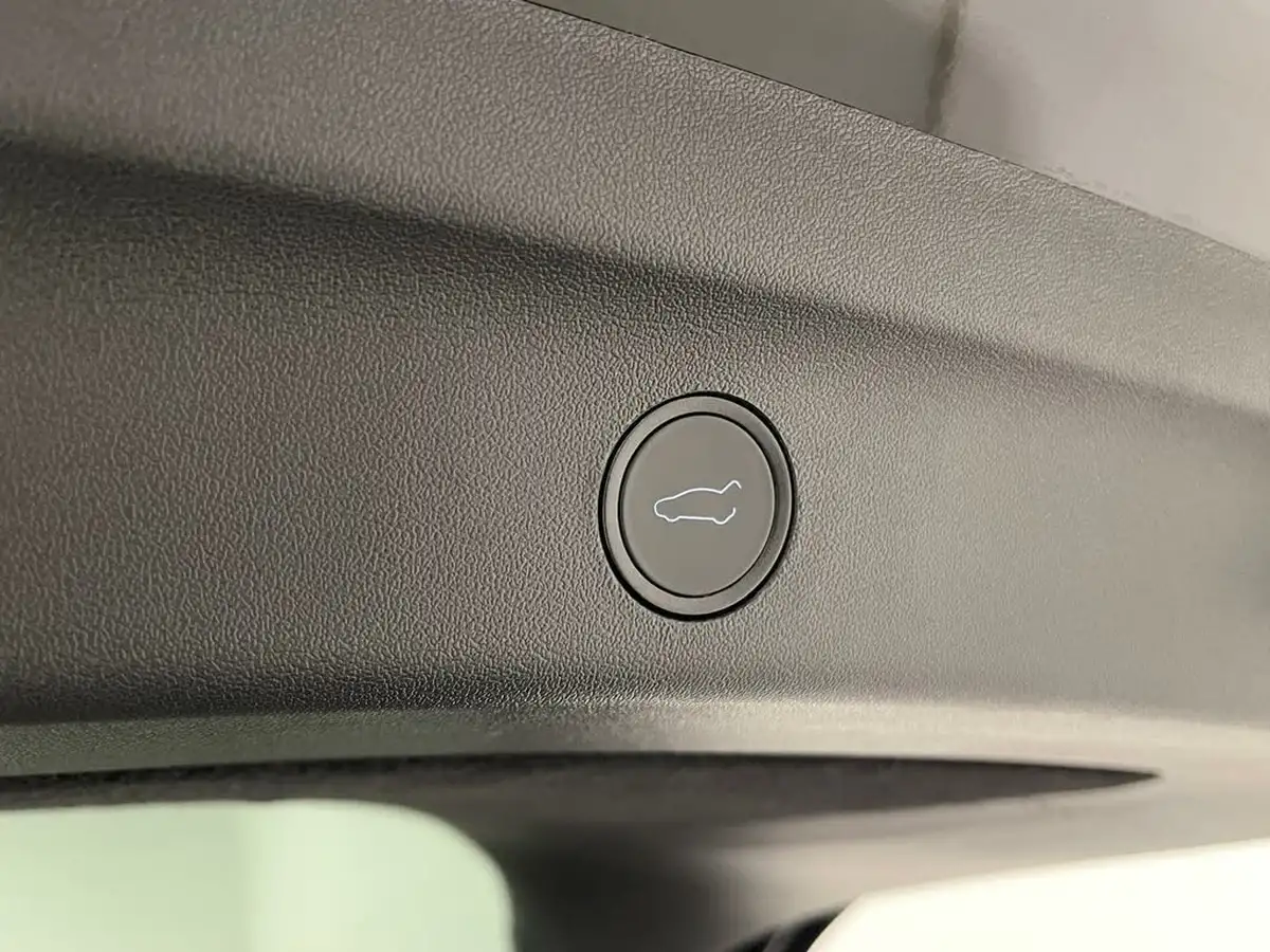 2024-tesla-model-y-e-performance-big-51