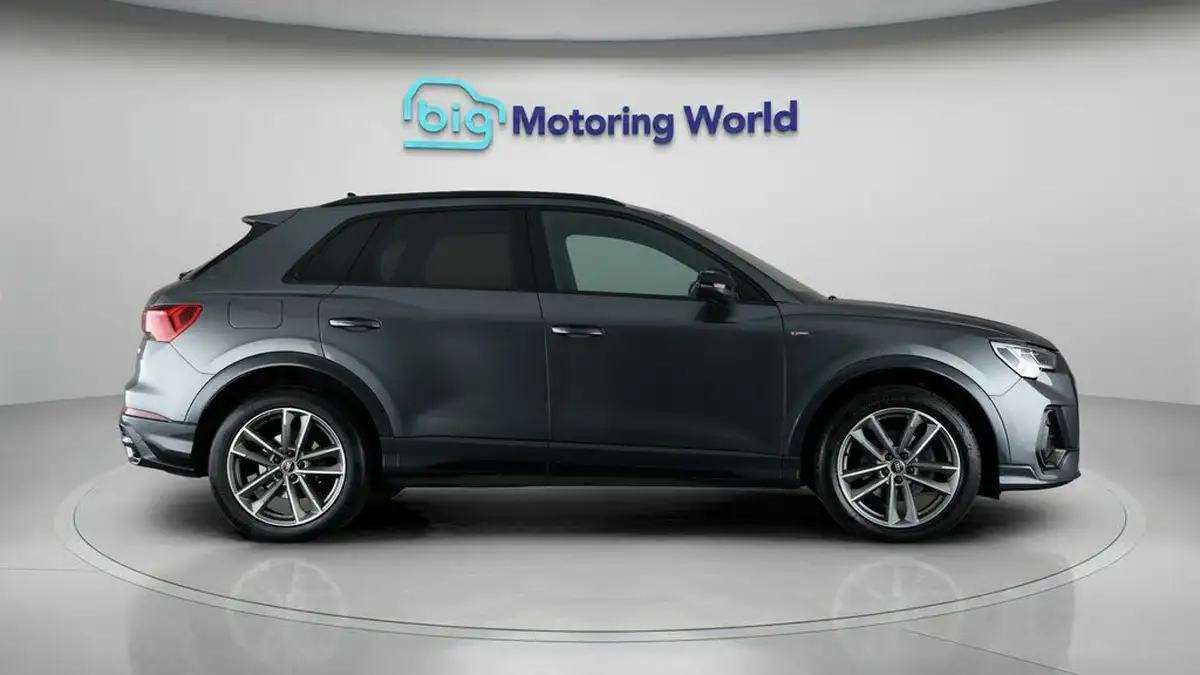 2022-audi-q3-15-35-tfsi-black-edition-codcomfort-sound-pack-station-wagon-big-8