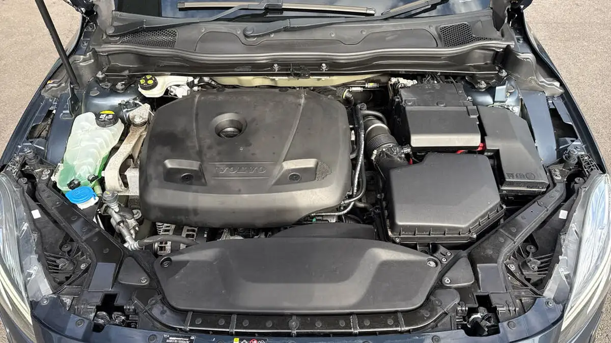 2017-volvo-v40-15-t3-cross-country-pro-big-17