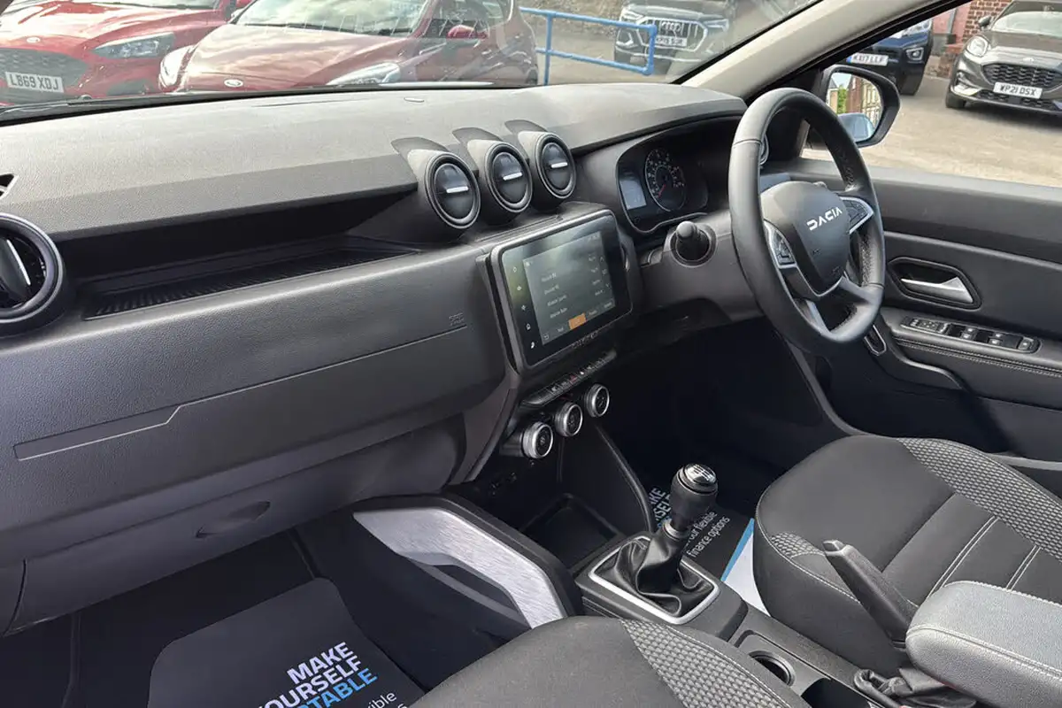 2023-dacia-duster-09-tce-journey-big-9