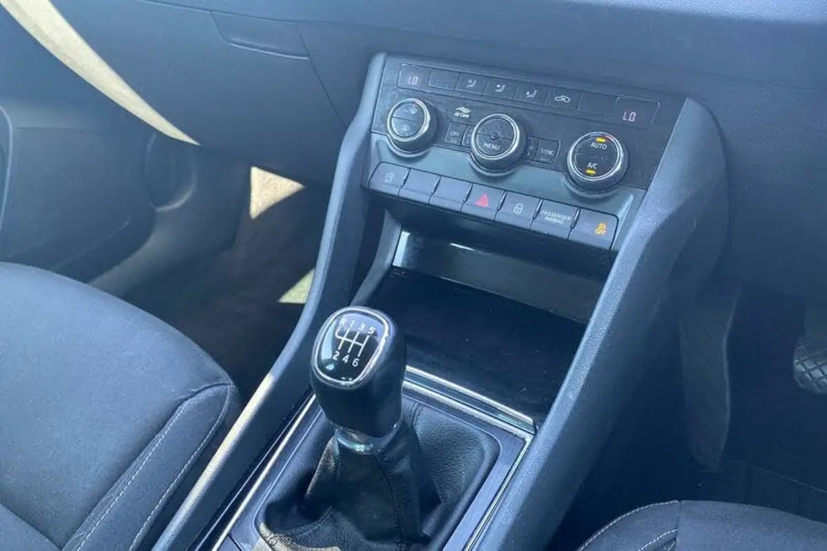 2022-skoda-karoq-10-tsi-se-big-34