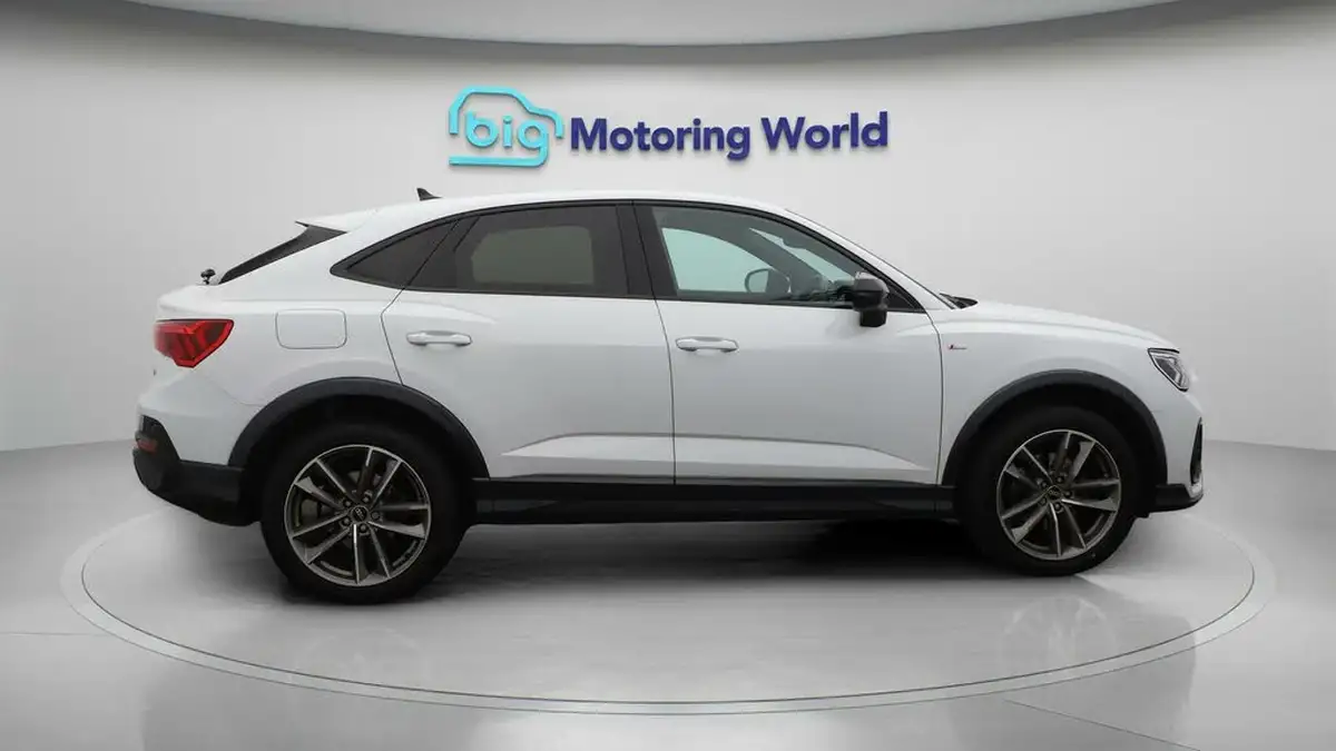 2022-audi-q3-15-35-tfsi-black-edition-cod-sportback-s-tronic-big-8