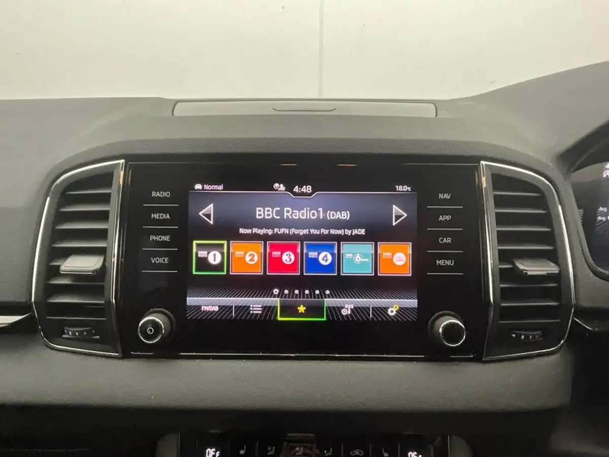 2023-skoda-karoq-15-tsi-se-l-dsg-big-14