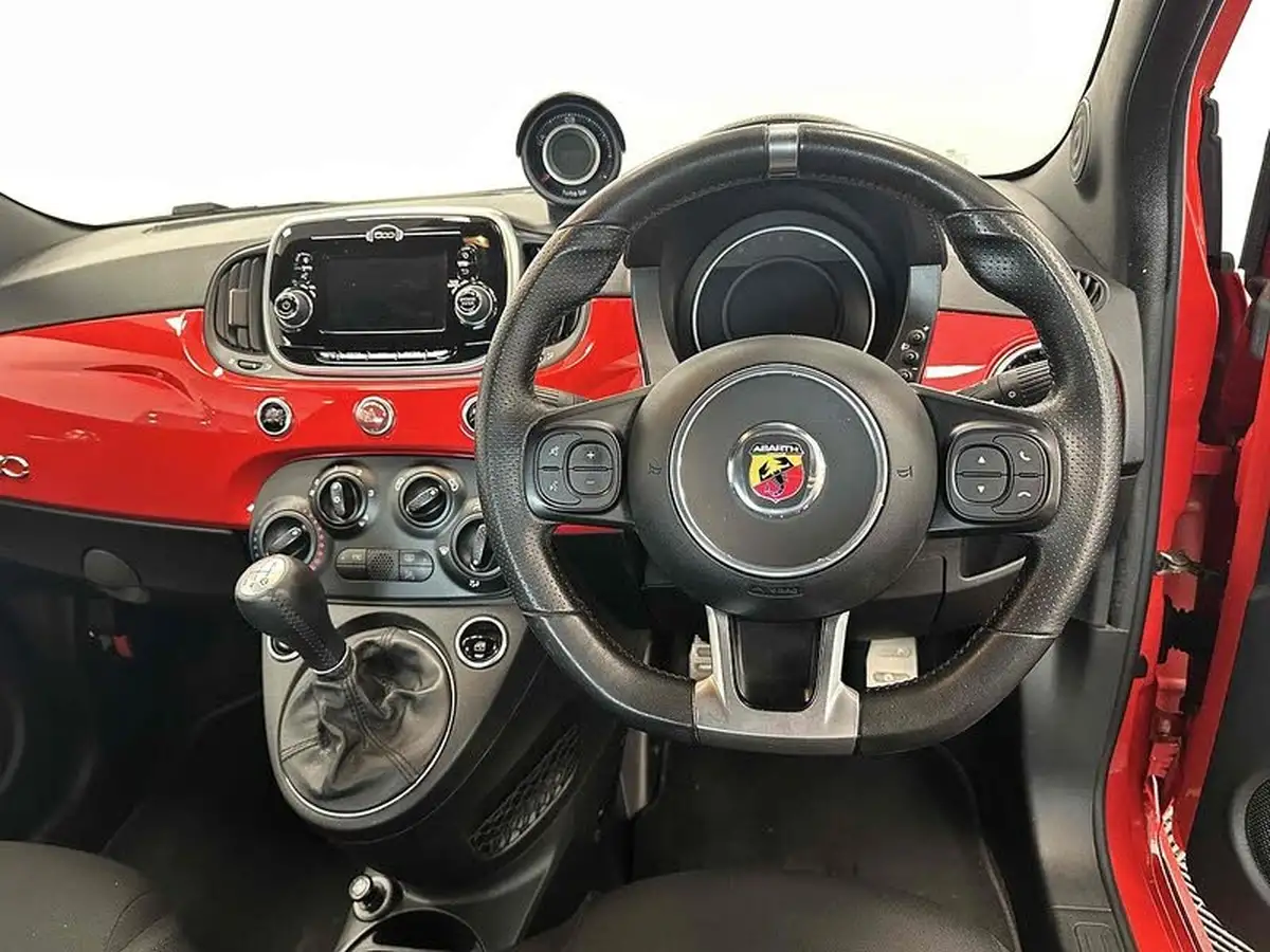 2016-abarth-595-14-tjet-big-15