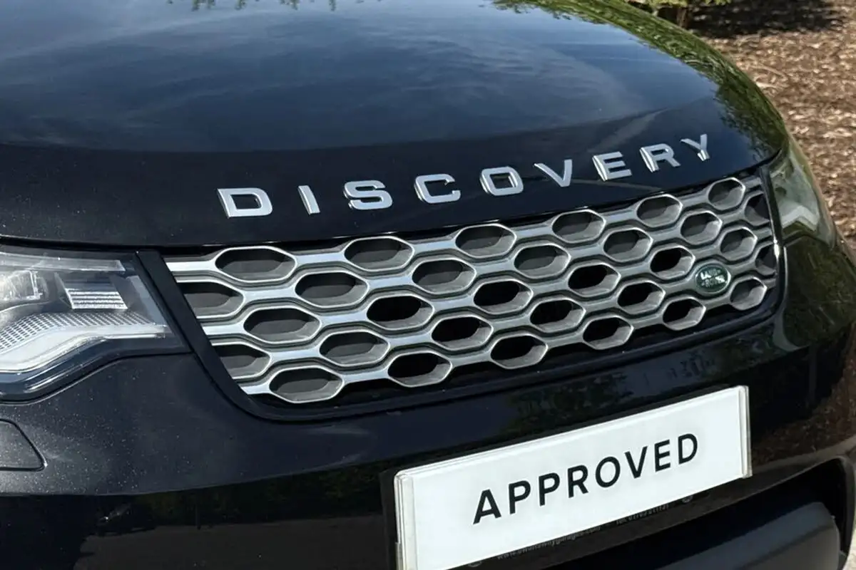 2025-land-rover-discovery-30-d350-commercial-se-big-23