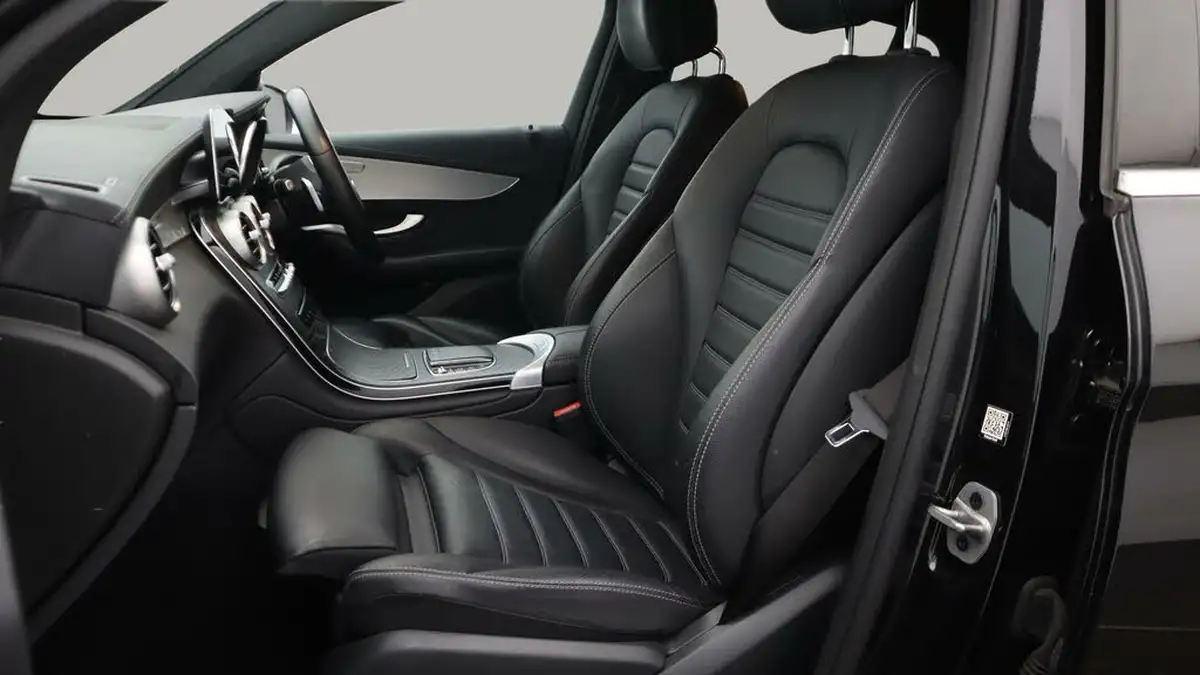 2022-mercedes-benz-glc-class-20d-glc300d-amg-line-premium-244ps-coupe-4d-1950cc-big-14