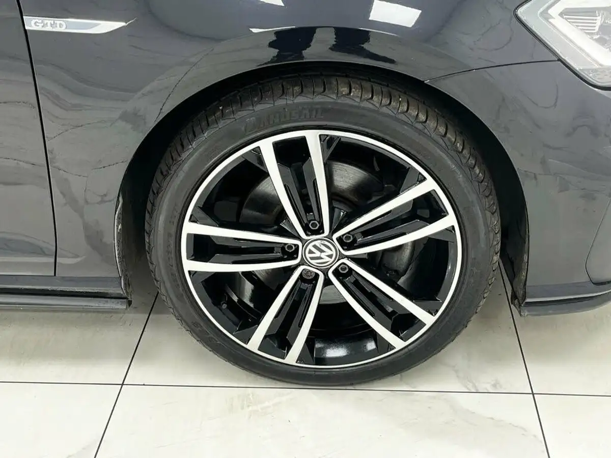 2018-volkswagen-golf-20tdi-gtd-hatchback-5d-big-14
