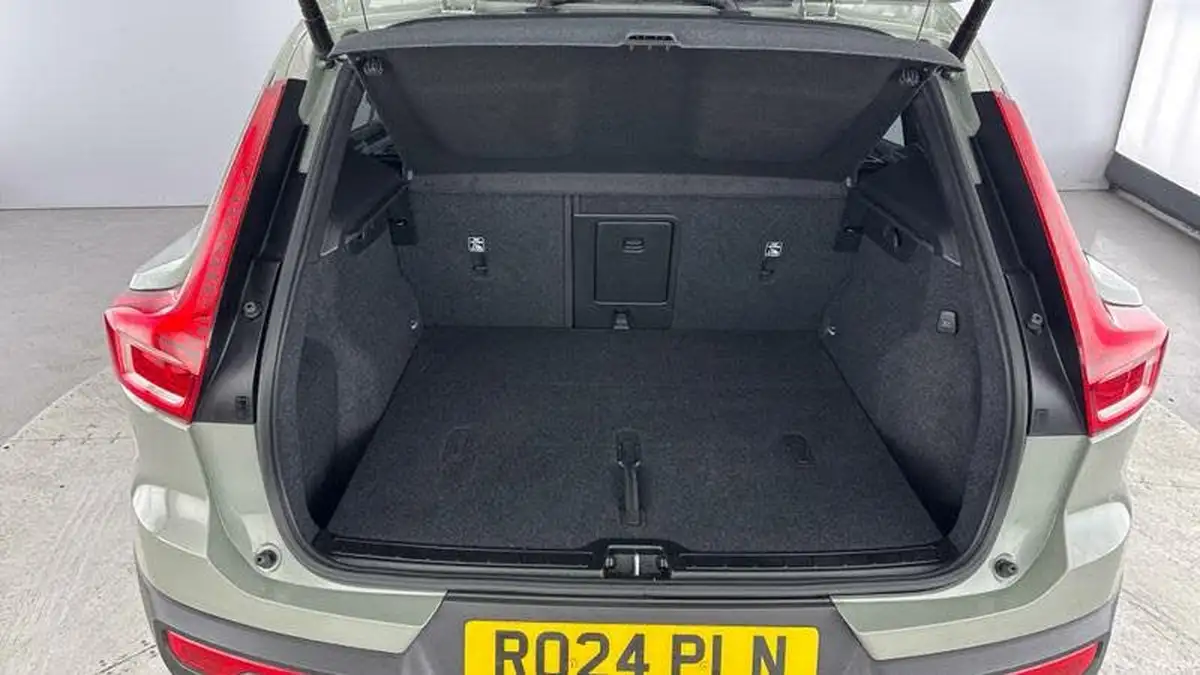 2024-volvo-xc40-20-b3-plus-big-30