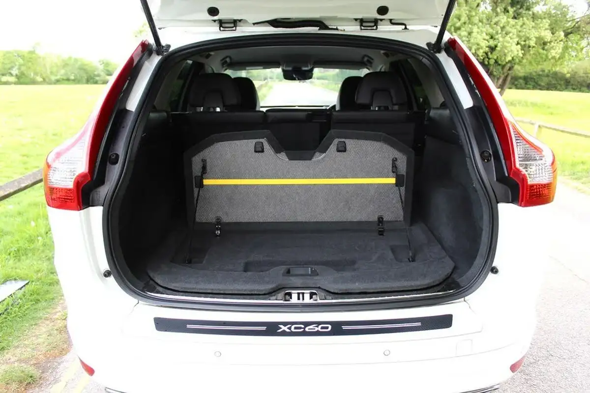 2015-volvo-xc60-big-41