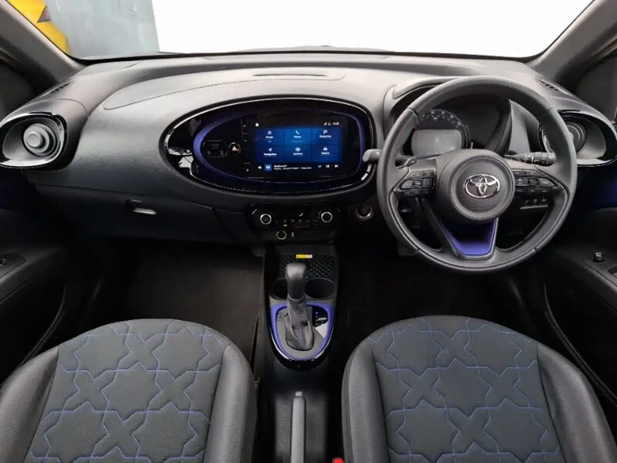 2022-toyota-aygo-x-10-vvt-i-exclusive-cvt-big-2