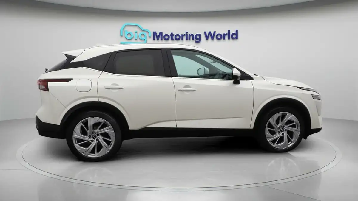 2022-nissan-qashqai-13-dig-t-tekna-big-8