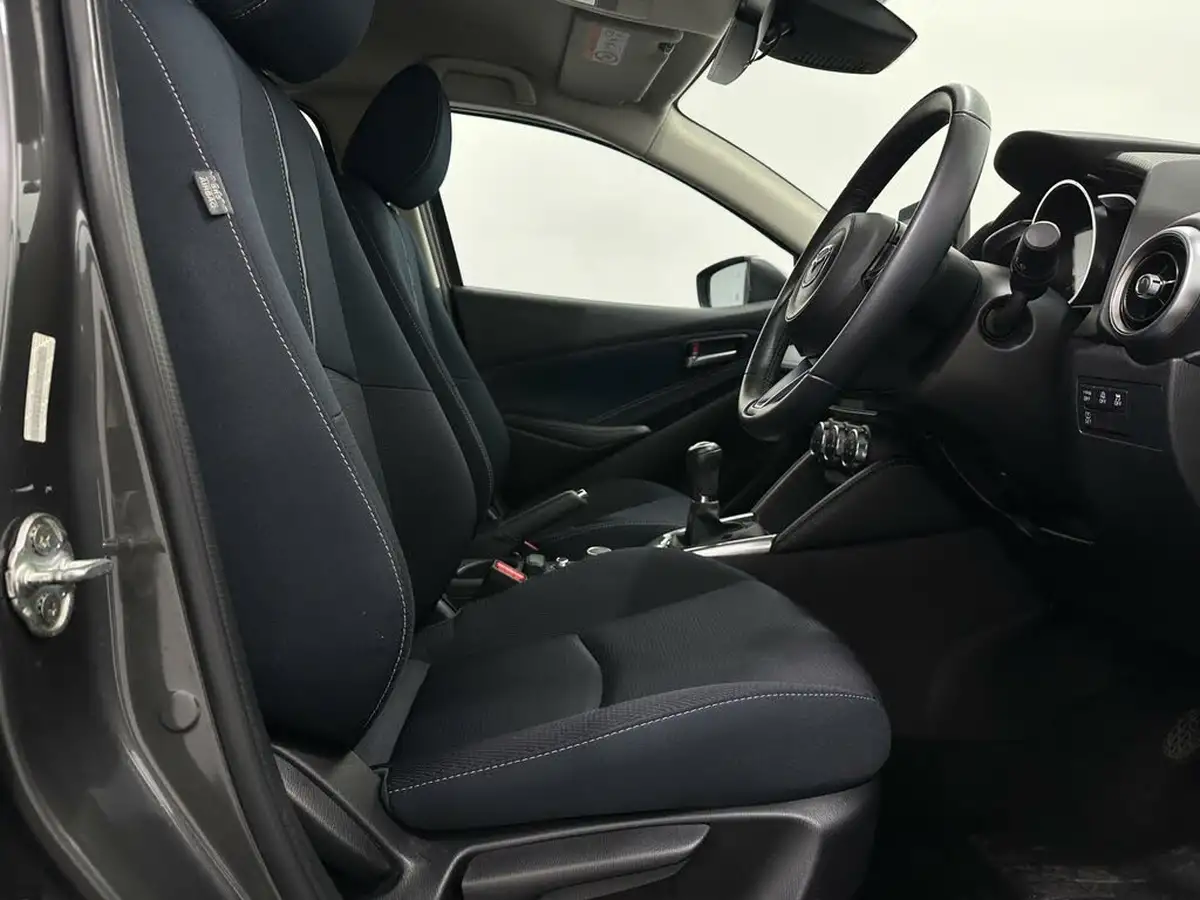 2022-mazda-mazda2-15-e-skyactiv-g-sport-big-25