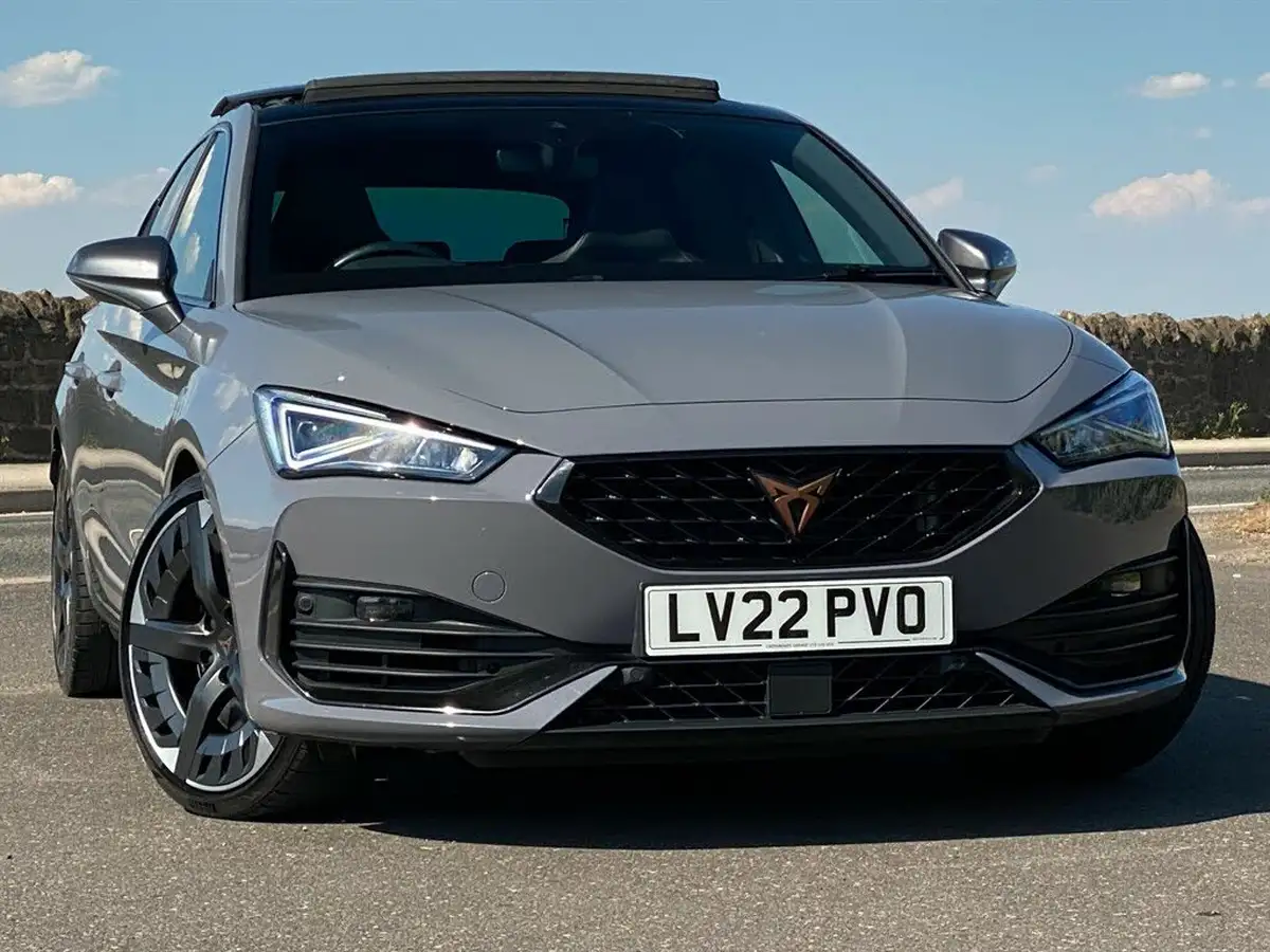 2022-cupra-leon-nf-20-tsi-vz3-300ps-hatchback-big-0