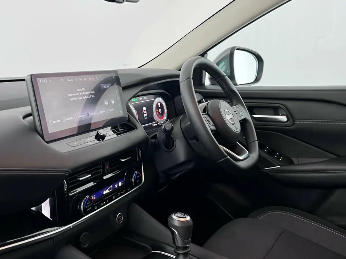 2022-nissan-qashqai-13-dig-t-n-connecta-140ps-big-12
