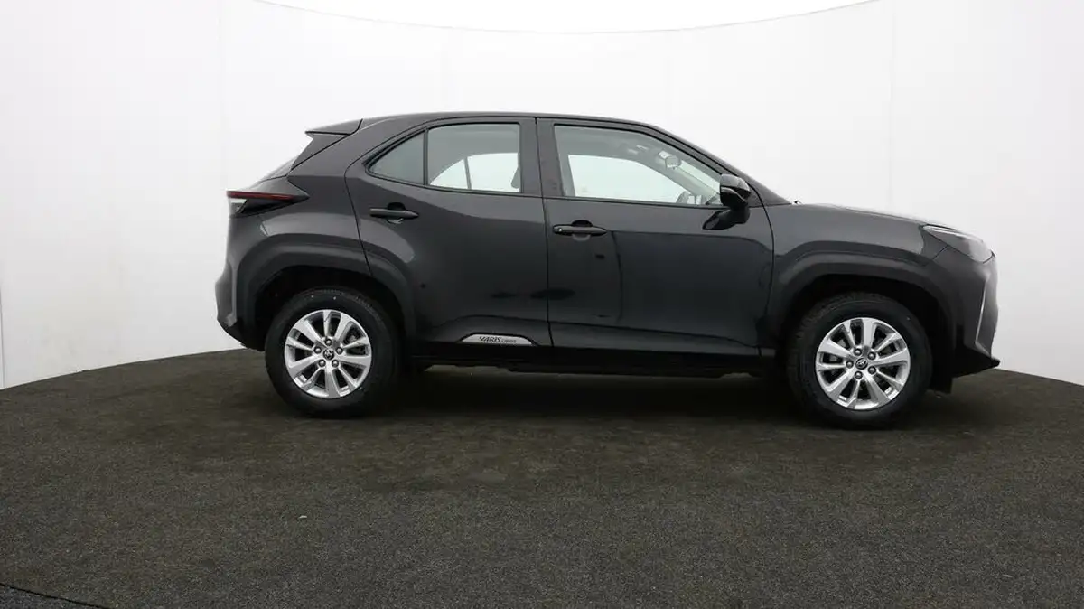 2021-toyota-yaris-cross-15-vvt-i-icon-big-31