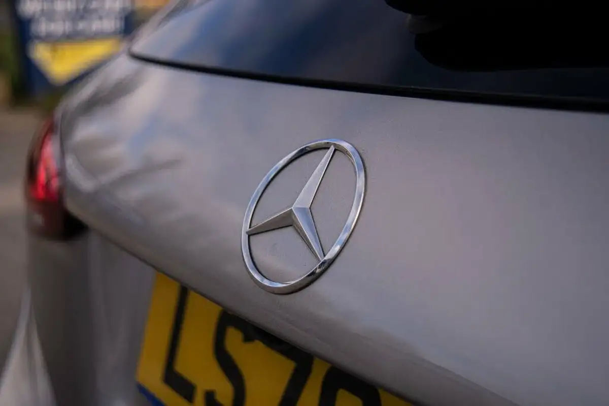 2020-mercedes-benz-a-class-13-a200-amg-line-hatchback-5d-big-45